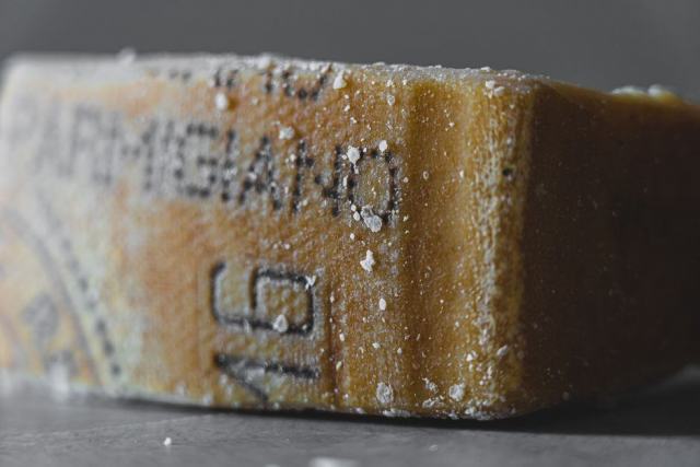 Comté : lire l'âge d'une meule et choisir son affinage Comté : lire l'âge d'une meule et choisir son affinage